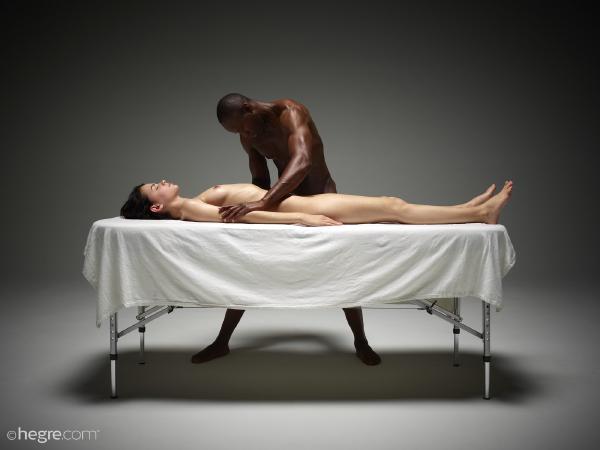 Ariela un Maika seksuālā masāža #34