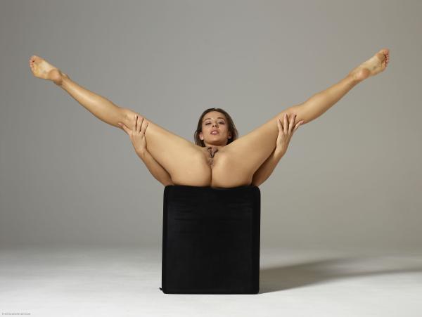 Dominika C på displayen #24