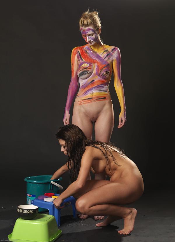 Erica and Karolina body painting #19